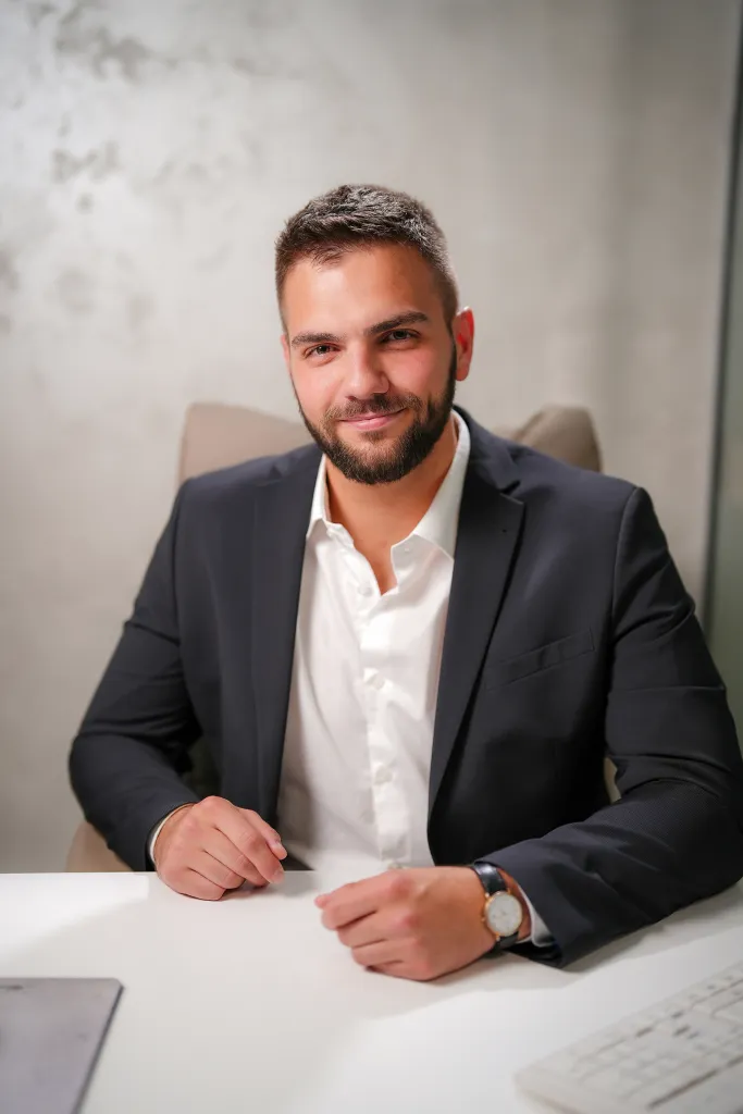 Nikola Sretenović — Advokatski pripravnik, Advokatska kancelarija Veselinović Pančevo