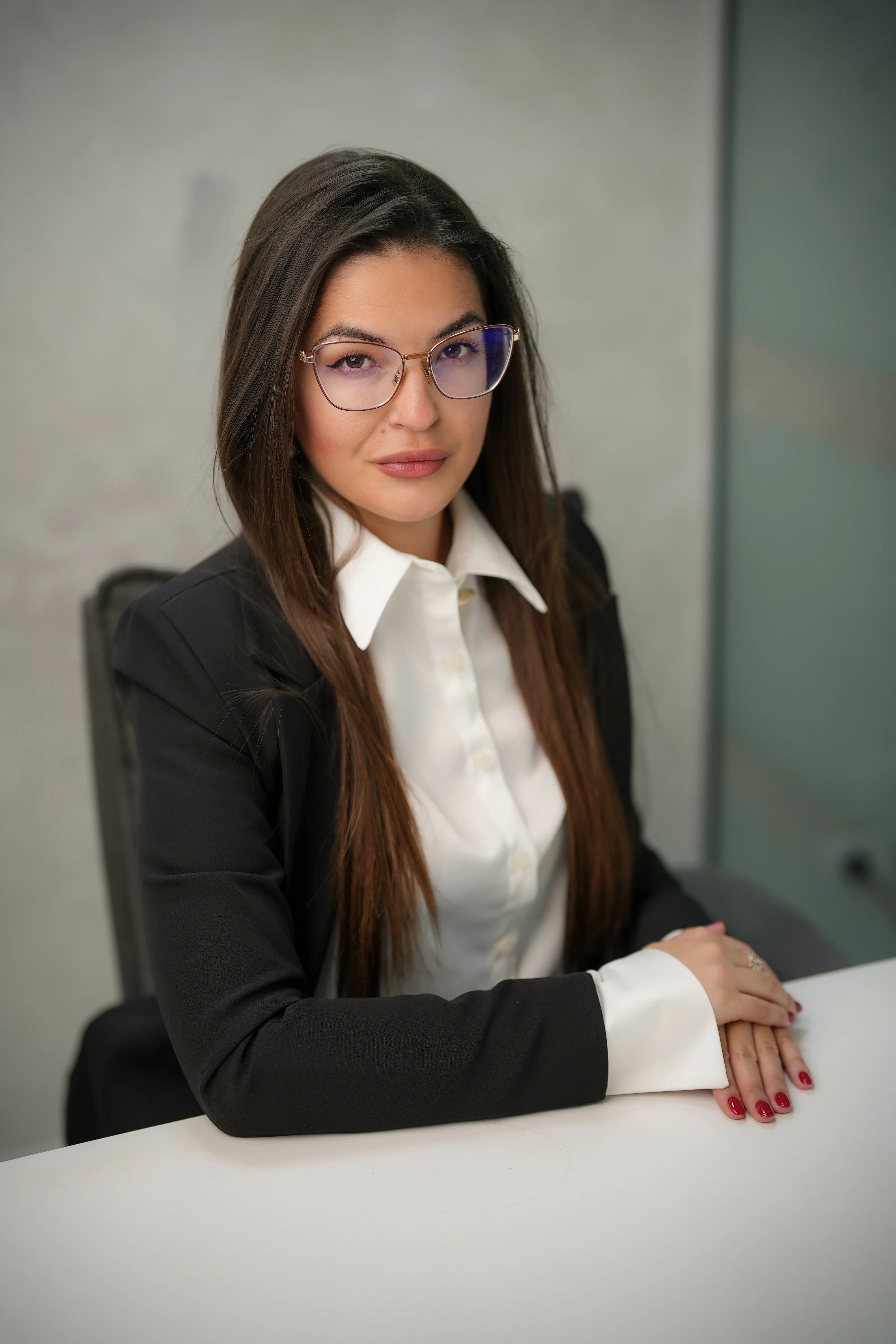 Tijana Obradović — Advokat partner, Advokatska kancelarija Veselinović Pančevo